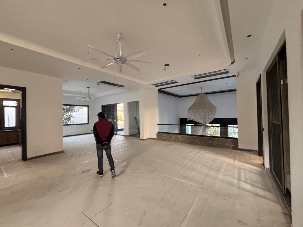 Farmhouse for sale in Vasant Kunj Delhi
