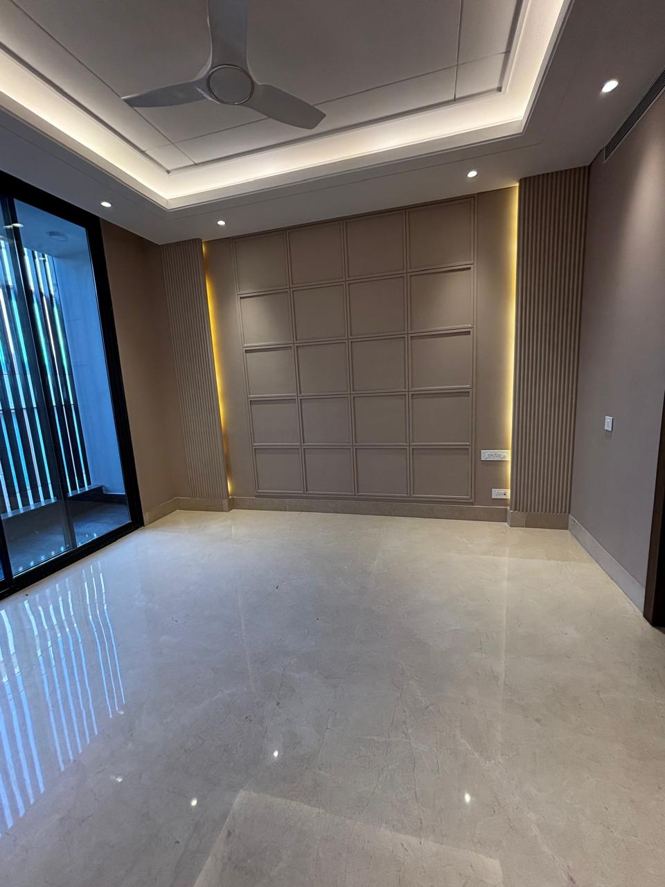 3 4BHK For Sale In Defence Colony South DELHI.