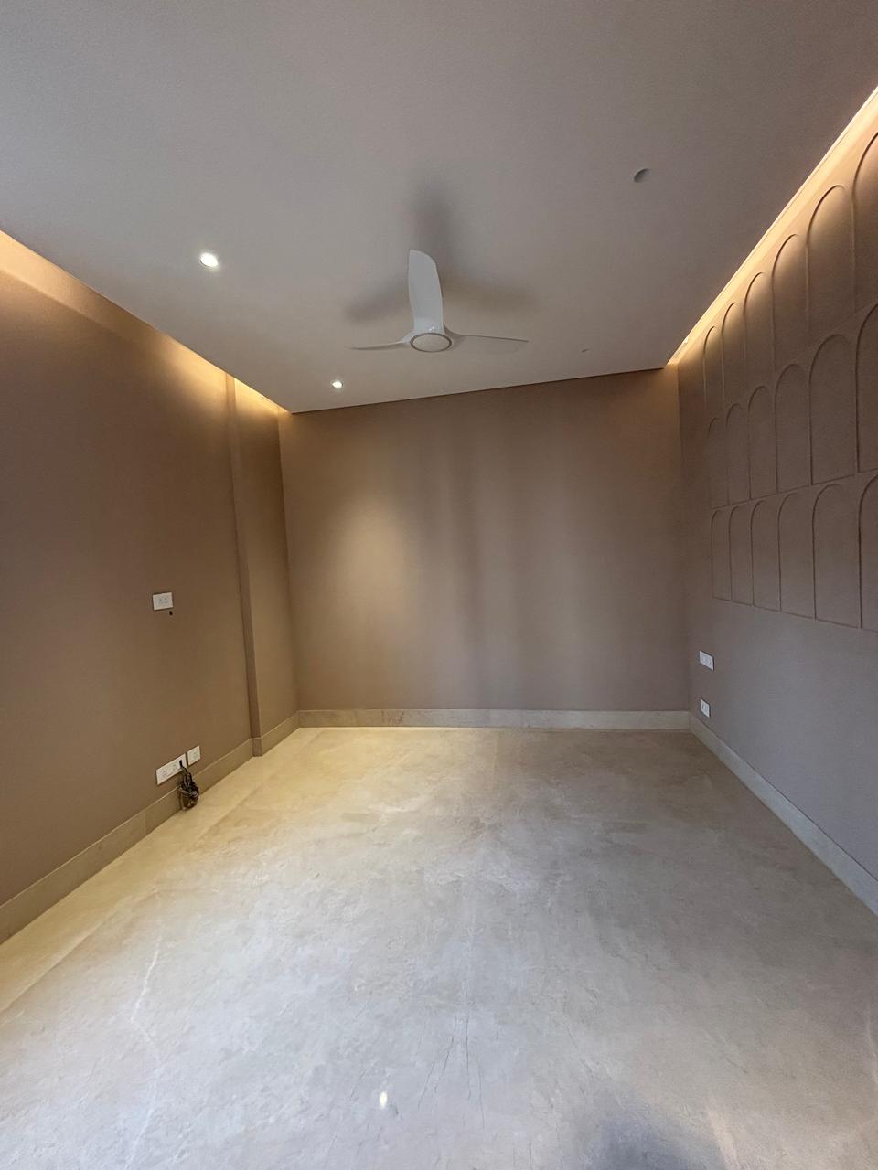 7 4BHK For Sale In Defence Colony South DELHI.